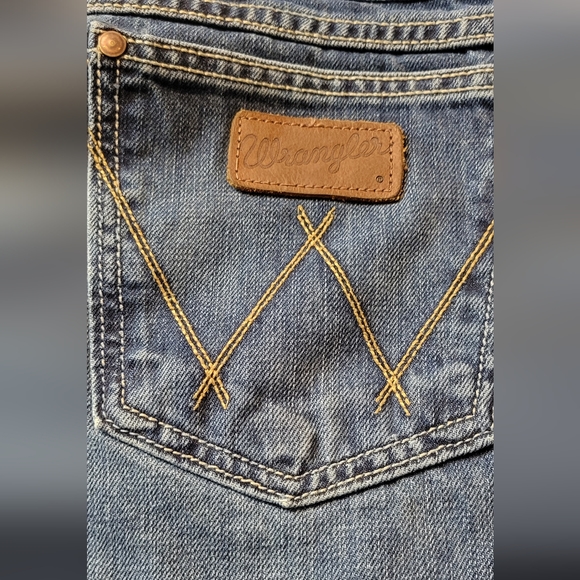Wrangler Retro Relaxed Boot Jean's  Size 36 X 30 - Picture 8 of 8